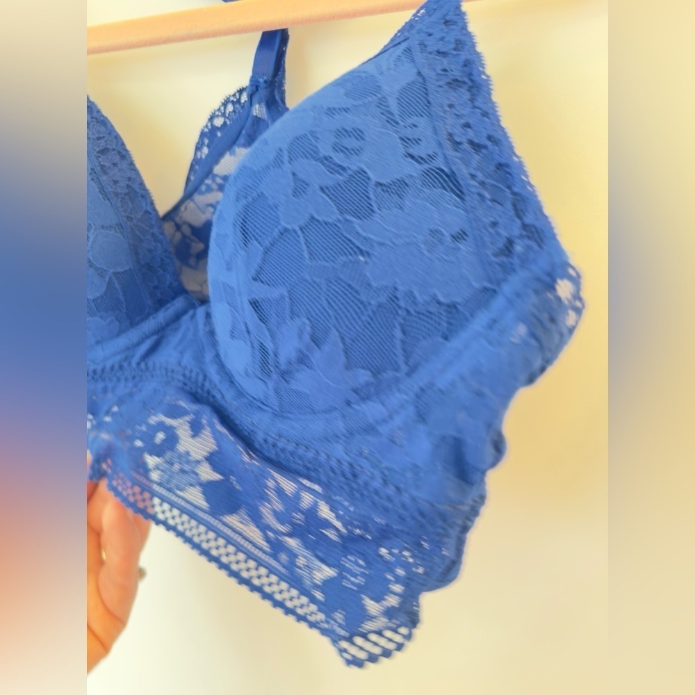 Victoria’s Secrets Lace, Racerback, Navy Blue Bralette, Medium - Picture 3 of 12